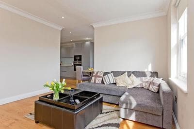 F8 Elegant 2 BD flat near Kensington