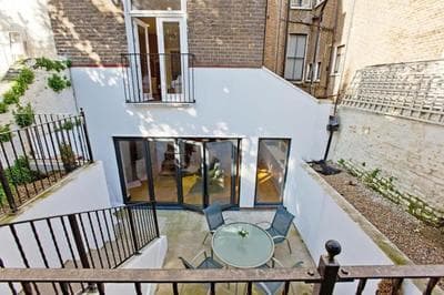Spacious 3 BD flat in central for families