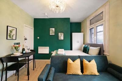 Livestay Studio Apartment in The Heart of Angel 1