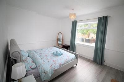 Whitley Bay House Sleeps 6 with Garden