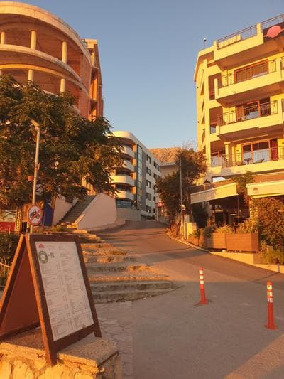 Lavender Apartment - Close to the Beach - Private Garage Parking