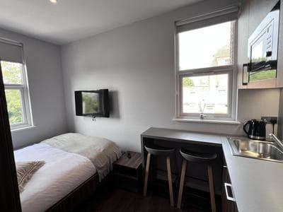 London Studio Retreat - Colney Hatch Lane