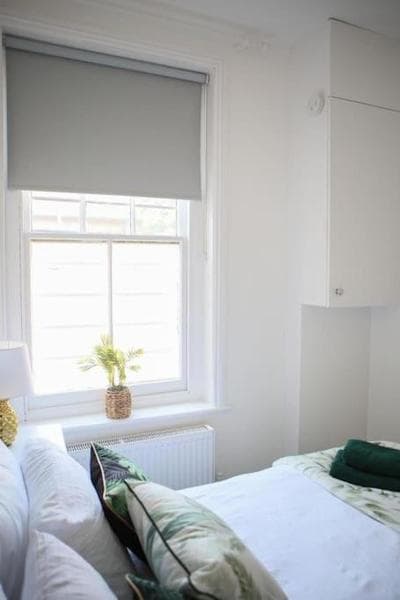 The Nook - Wanstead gem! Bright, cosy & immaculate 1 bed apartment on the high street!