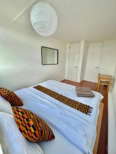 Bright 2-Bedroom in Soho High-Rise with Skyline Views