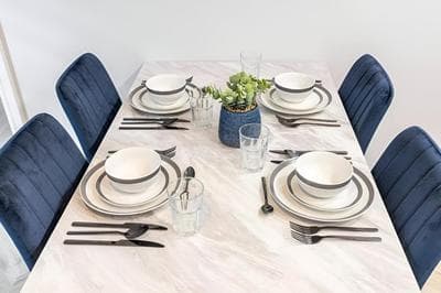 City Sophistication Chic 3-BR for Modern Living