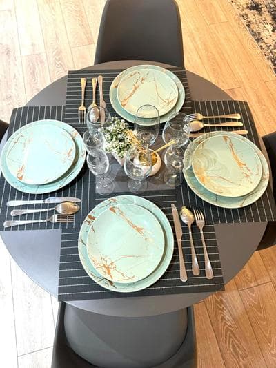 Unique Spacious 2 Bedroom in Alexander Palace Station in North London with Parking