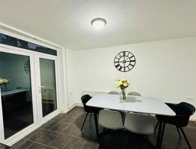 Urban Serenity South East 3 bedroom house