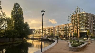 Luxury Apartment With Canal Views