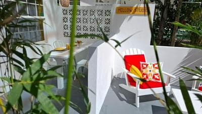 Amanda's Place Yellow Studio - Pool and Tropical garden