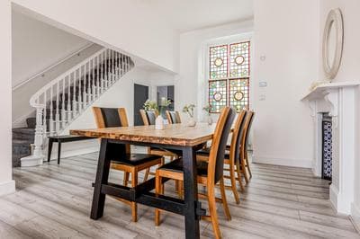 Large & charming 5BR House near Kensington Olympia