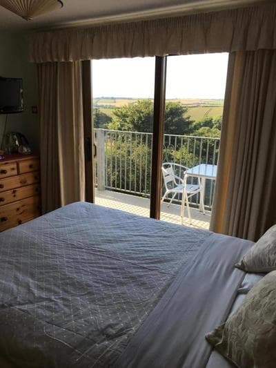Room in Guest room - Orchard Manor, Fore Street, Probus, Tr24ly, Nr Truro