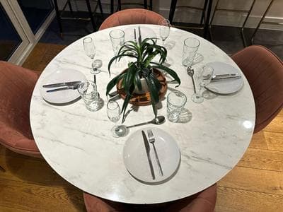 Modern 3-Bedroom flat in Holloway with Private Patio near Islington, Caledonian Road, Emirates Stadium by Staylio London