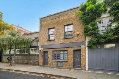 Generous 3-Bed Split-Level Apartment