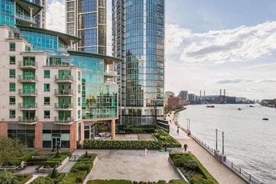 Beautiful Two-Bedroom Flat on the Riverside with Spectacular Views