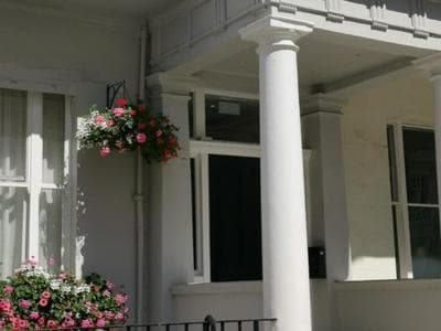 Sunny flat in central London