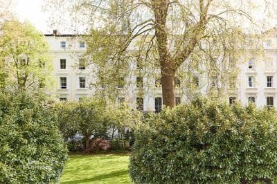 Chic Bayswater Luxury Retreat