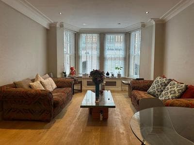 Knightsbridge 2 Bed Apartment - Self Catering