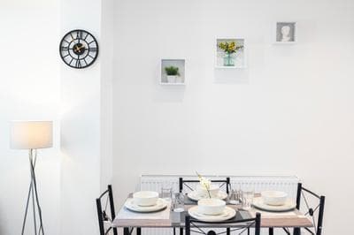 Modern 3 Bedroom Apartment with Ensuite