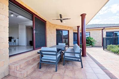 Lakeside Retreat - Pool, Close to Zoo & Golf Club