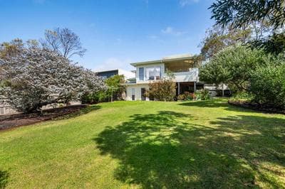 Luxury 4 BDR beach home with sea views - sleeps 12
