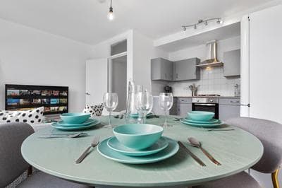 Modern 2BR near Tower Bridge