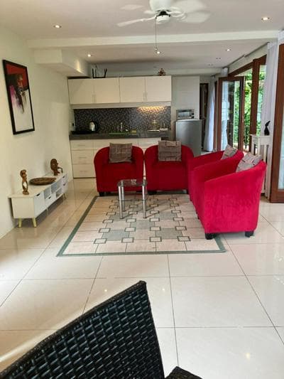 Sunset Hill Villas- Crystal Studio - Ruby Room