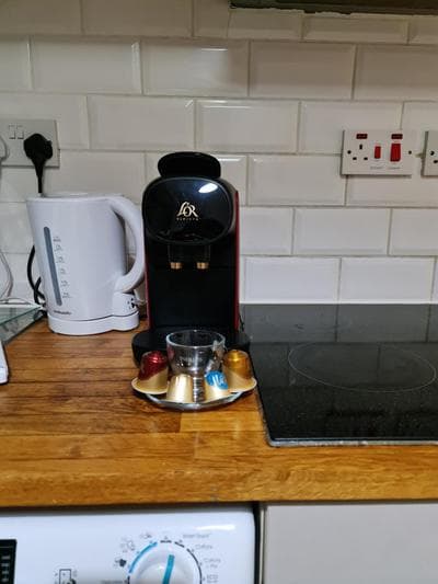 Stylish studio - private bathroom, 15mins to Central London!