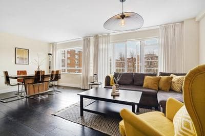 Large Swiss Cottage Apartment with Balcony!