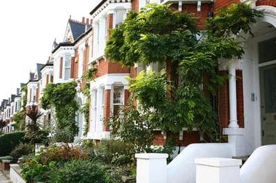 Bright 3BR duplex flat with a terrace in Clapham