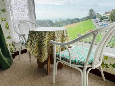 Cozy Double Room in Victorian House with Amazing Sea View