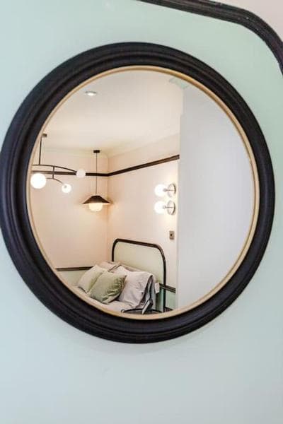 Studio near Queensway station