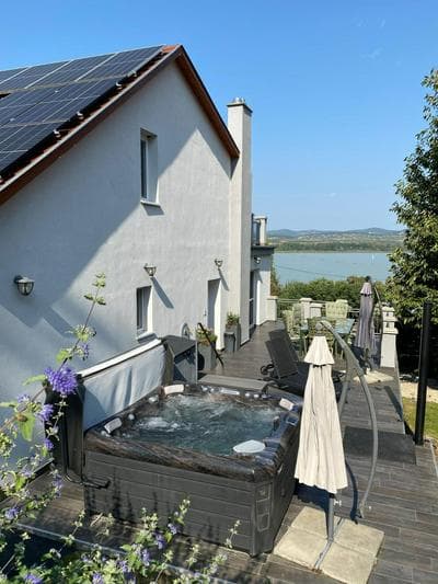 Capre Tihany