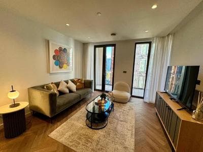 Paddington's Pure Luxury 2 Bed 2 Bath Balcony Parking