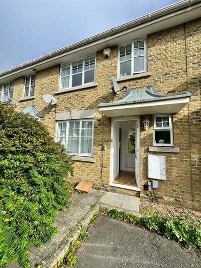 3 Bed House with parking and garden near Tower Bridge