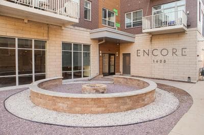 Brady St Oasis - Walkable & Quiet Neighborhood + Private Balcony - Sleeps 5