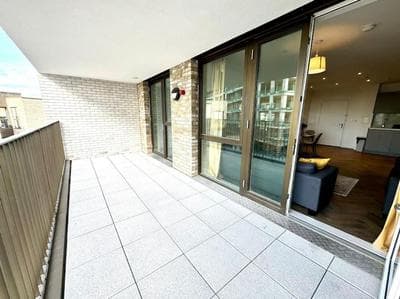 Spacious Central London Getaway Private Balcony