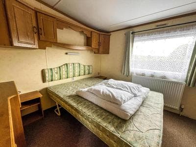 6 Berth Caravan By The Beach In Hunstanton In Norfolk, Pets Welcome Ref 13009L