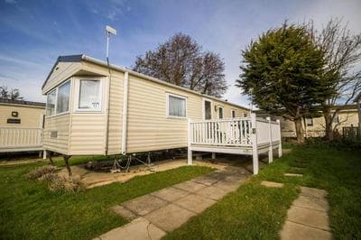 Caravan With Decking At Manor Park In Hunstanton, Sleeps 8 Ref 23046B