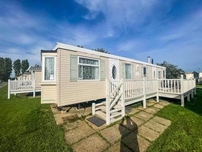 Spacious Caravan For Hire In Hunstanton At Manor Park Holiday Park Ref 23047B