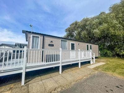Stunning Caravan With Large Decking At Manor Park In Hunstanton Ref 23016K