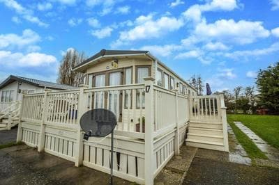 6 Berth Caravan With Decking At Manor Park In Hunstanton Ref 23017H