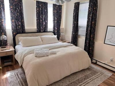 NEW! Dog-friendly downtown Newport apartment