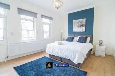 Spacious 5-Bed House with Parking in Wood Green by LS2G Stays