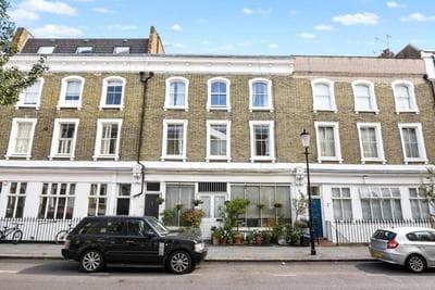 Niru Experience Chelsea Oasis with Courtyard
