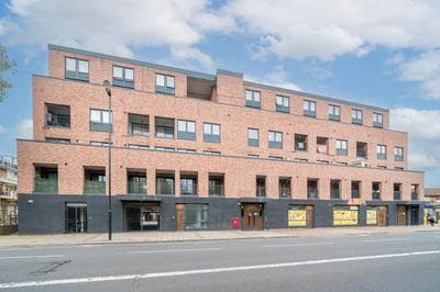 3 bed home by Canning Town station