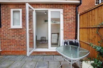 Cozy 3-Bed House near LCY & EXCEL ideal for groups & families