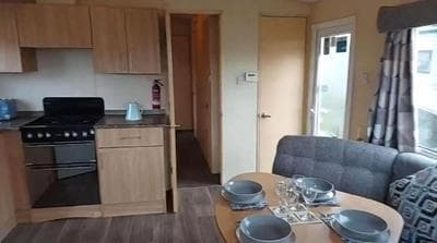 Stunning 6 Berth Lodge At Manor Park, Near Hunstanton Beach Ref 23011B