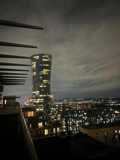Panoramic view in Canary Wharf Penthouse