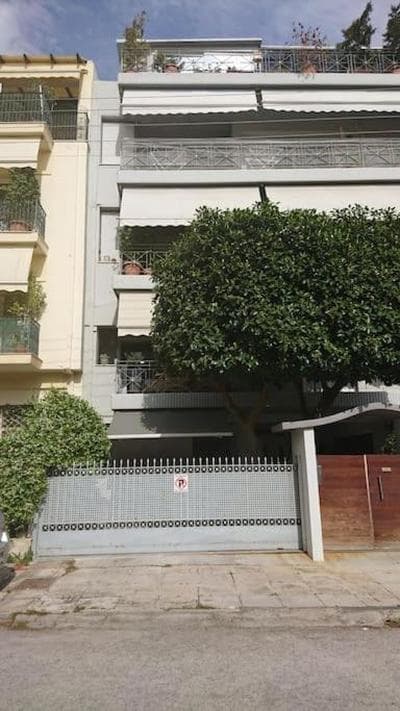 Cozy ground floor studio near metro!