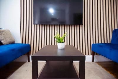 London Flat Good transport links Free Parking